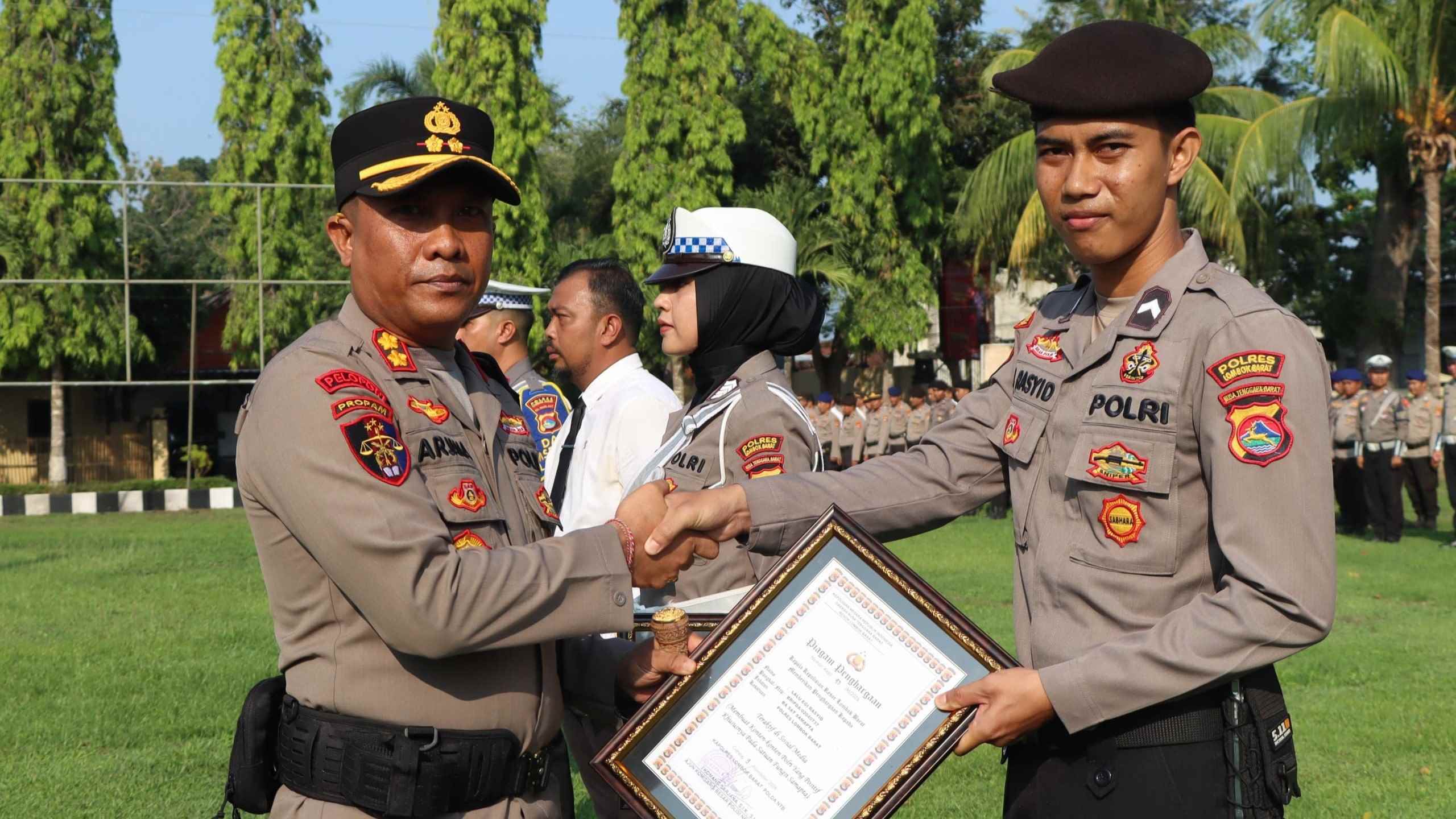 Dukung Inovasi, Polres Lombok Barat Anugerahi Personel Terbaik di Police of The Month