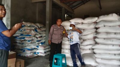 Polsek Labuapi Pantau Distribusi Pupuk Subsidi Demi Ketahanan Pangan