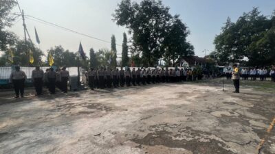 Kapolres Dompu Pimpin Apel Pengamanan Kampanye Akbar Paslon Nomor 2 di Karijawa