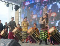 Kapolres Lombok Utara bersama dengan Bupati buka Festival Gawe Beleq 