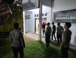 Personel Polres Sumbawa Barat Kawal Ketat Seluruh Kotak Suara ke Gudang KPU