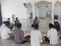 Kapolsek Poto Tano gelar Jumat Curhat silaturahmi di Masjid Darussalam