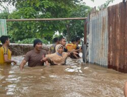 Polres Bima Kota Respon Cepat Bantu Evakuasi Dampak Banjir di Sejumlah Wilayah Kota Bima