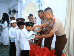 Ratusan Nasi Jumat Berkah Dibagikan oleh Taruna Akpol Angkatan 59