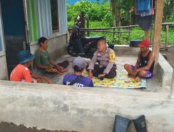 Sambang Desa,  Bhabinkamtibmas Bripka Suwadi Himbau Masyarakat Waspada Terhadap Paham Radikalisme