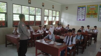 SMPN 1 Sekotong Sambut Polisi: Sinergi Ciptakan Lingkungan Sekolah Aman