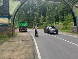 Sat Lantas Polres Lombok Utara Laksanakan Strong Point dan Himbau Pengendara Tertib Berlalu Lintas