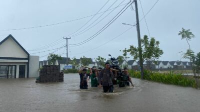 Lombok Barat Dilanda Banjir, Warga Dievakuasi