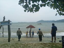 Patroli Intensif di Pantai Arjuna, Polsek Sekotong Jaga Keamanan Wisatawan