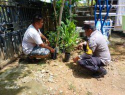 Polisi Kawal Makanan Bergizi Gratis di SDN 2 Ombe, Lombok Barat