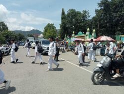 Polsek Rasanae Barat Laksanakan Giat Rawan Siang di Depan MTSN 1 Kota Bima