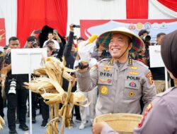 Irwasum Polri Pimpin Panen Jagung Serentak di Madiun,Wujudkan Astacita