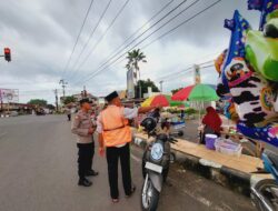 Polsek Gerung Jaga Keamanan Ngabuburit, Lalu Lintas Lancar!