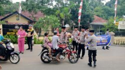 Indahnya Berbagi! Polsek Sekotong Tebar Takjil dan Pesan Kamtibmas