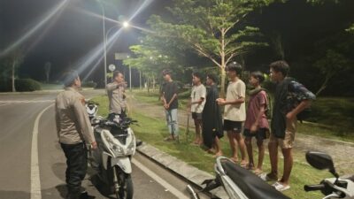 Patroli Fajar Humanis Polres Loteng Imbau Pemuda Tidak Lakukan Perang Petasan.