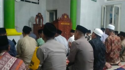 Hangatnya Kebersamaan! Kapolsek Kediri Tarawih Keliling di Mamunggu