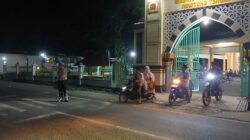 Polisi Hadir di Masjid, Sholat Tarawih di Sekotong Aman