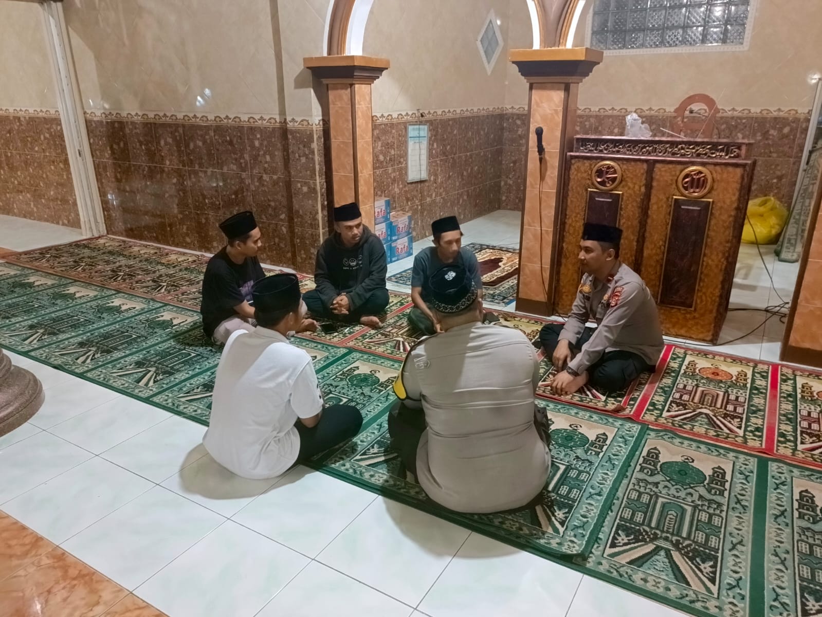 Ramadan Kondusif: Sinergi Polisi dan Warga di Lombok Barat