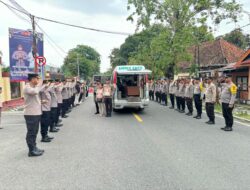Kapolres Sumbawa Dan Anggota Berikan Penghormatan Terakhir Hantar Kepergian Jenazah AKP I Dewa Putu Alit Ariana