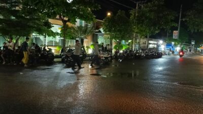 Polisi Siaga! Pengamanan Tarawih di Labuapi Berjalan Lancar