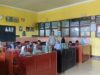 Polsek Gerung Kawal Distribusi Makanan Bergizi Gratis untuk Siswa