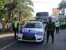 Polres Loteng Kawal Dan Amankan Keberangkatan 393 Calon Jamaah Haji Kloter 02. 