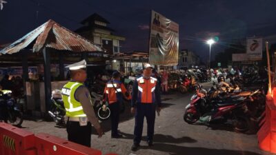 Operasi Gabungan di Kediri: Tertibkan Parkir Liar dan Pedagang di Bahu Jalan