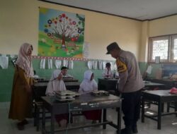 Polsek Gerung Kawal Program Makan Bergizi Gratis di Dua Sekolah Dasan Tapen