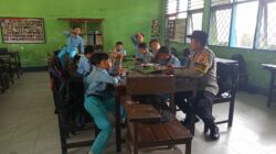Pengamanan Ketat Polsek Gerung dalam Program Makan Bergizi Gratis di SDN Dasan Tapen