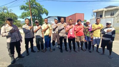 Polsek Asakota Gelar Jum’at Curhat Bersama Warga Tolotongga, Kelurahan Ule