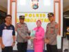 Sambut Hari Buku, Ketua Bhayangkari Cabang Lombok Utara Sumbangkan Buku Karya Ilmiahnya