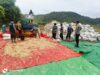 Bhabinkamtibmas Desa Hu’u Pantau Penggilingan Jagung Warga, Ingatkan Pentingnya Kualitas Panen