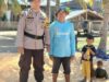 Kawal dan Dukung Penuh Program Ketahanan Pangan Nasional , Bhabinkamtibmas Polsek Soromandi Bantu Proses Pengeringan Jagung Warga