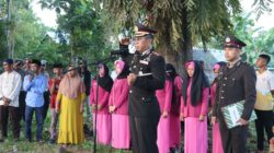 Sebagai Penghormatan dan Penghargaan Terakhir, Kapolres Bima AKBP Eko Sutomo S.I.K.M.I.K.,Jadi Irup Pemakaman Personelnya