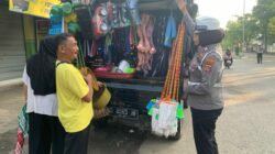 Sat Lantas Polres Bima Kota Berikan Himbauan Kamsetibcarlantas kepada Pengemudi Kendaraan Barang