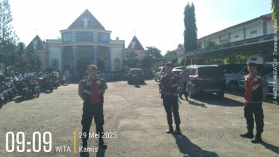 Polres Sumbawa Amankan Ibadah Kenaikan Isa Al Masih di Gereja Katolik Paroki Sang Penebus Sumbawa