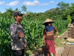 Bhabinkamtibmas Gerung Dukung Ketahanan Pangan di Aik Ampat