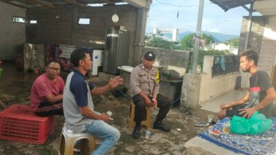 Bhabinkamtibmas Desa Jala Gencarkan Sambang Warga, Tekankan Pentingnya Ketahanan Pangan dan Antisipasi Konflik Sosial
