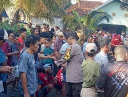 Polsek Woha Bantu Padamkan Kebakaran 4 Rumah Warga di Desa Talabiu