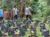 Ketahanan Pangan Dimulai dari Pekarangan: Polsek Batulayar Dampingi Warga