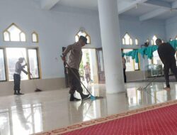 Menyongsong dan Momentum HUT Ke-79 Bhayangkara Polsek Bolo Kembali Menggelar Aksi Bersih-bersih Tempat Ibadah