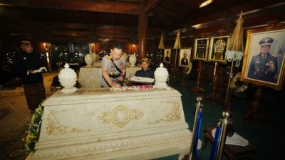 Setelah BJ Habibie-Soeharto, Kapolri akan Ziarah ke Makam Gusdur-Bung Karno Besok