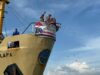 Polres Bima Kota Gelar Upacara Tabur Bunga Peringati Hari Bhayangkara ke-79 di Dermaga Pelabuhan Bima