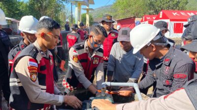 Polda NTT Beri Bantuan Dinamo Air dan Perbaiki Sumur Demi Penuhi Kebutuhan Air Bersih Pengungsi Posko Konga