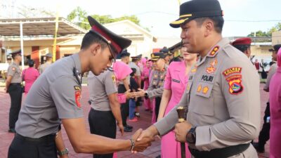 Polres Sumbawa Gelar Upacara Kenaikan Pangkat 57 Personel, Kapolres Tekankan Tanggung Jawab dan Profesionalisme