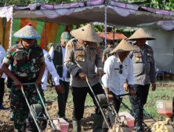 Kapolres Bima Kota Ikuti Kegiatan Penanaman Jagung Serentak Kuartal III Tahun 2025, Dukung Ketahanan Pangan Nasional