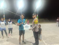 Bhabinkamtibmas Desa Tambak Sari Hadiri Penutupan Lomba Volly KKN UTS, Wujud Kepedulian terhadap Generasi Muda