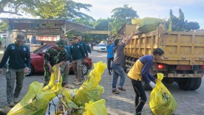 Kolaborasi TNI dan Forkopimda Bersihkan Sungai Hari Terakhir Tanggap Bencana