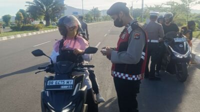 Satlantas Lombok Barat Gelar Operasi Patuh, Fokus Disiplin Pengendara Roda Dua
