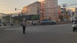 Personel Satlantas Polres Bima Kota Laksanakan Kegiatan Rawan Pagi/Strong Point, Wujudkan Kamseltibcarlantas yang Kondusif